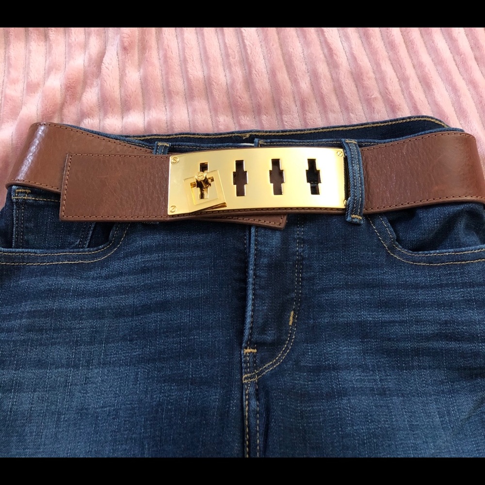 Tory Burch Leather belt. XS beautiful